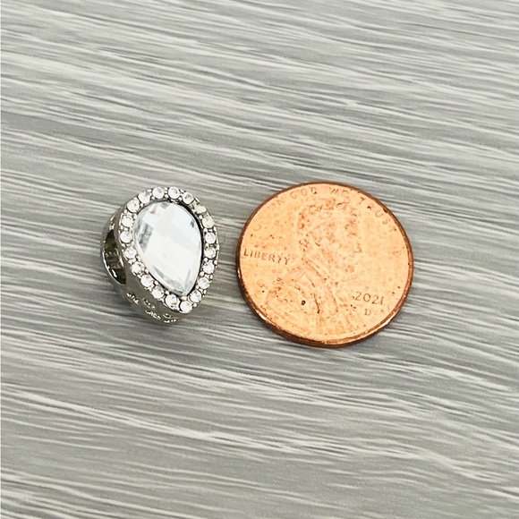 Silver plated tear drop bracelet charm - Picture 5 of 5